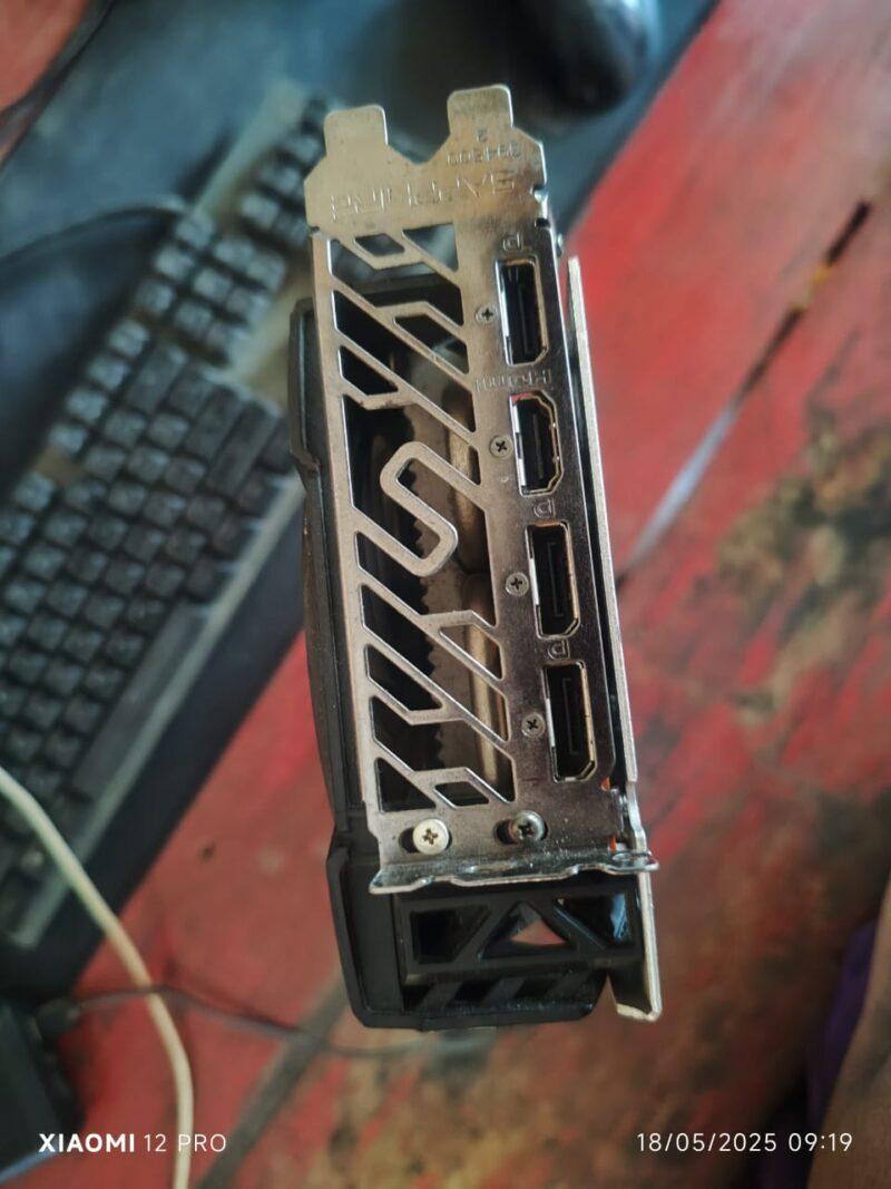 Sapphire nitro+ 6700xt - Image 2