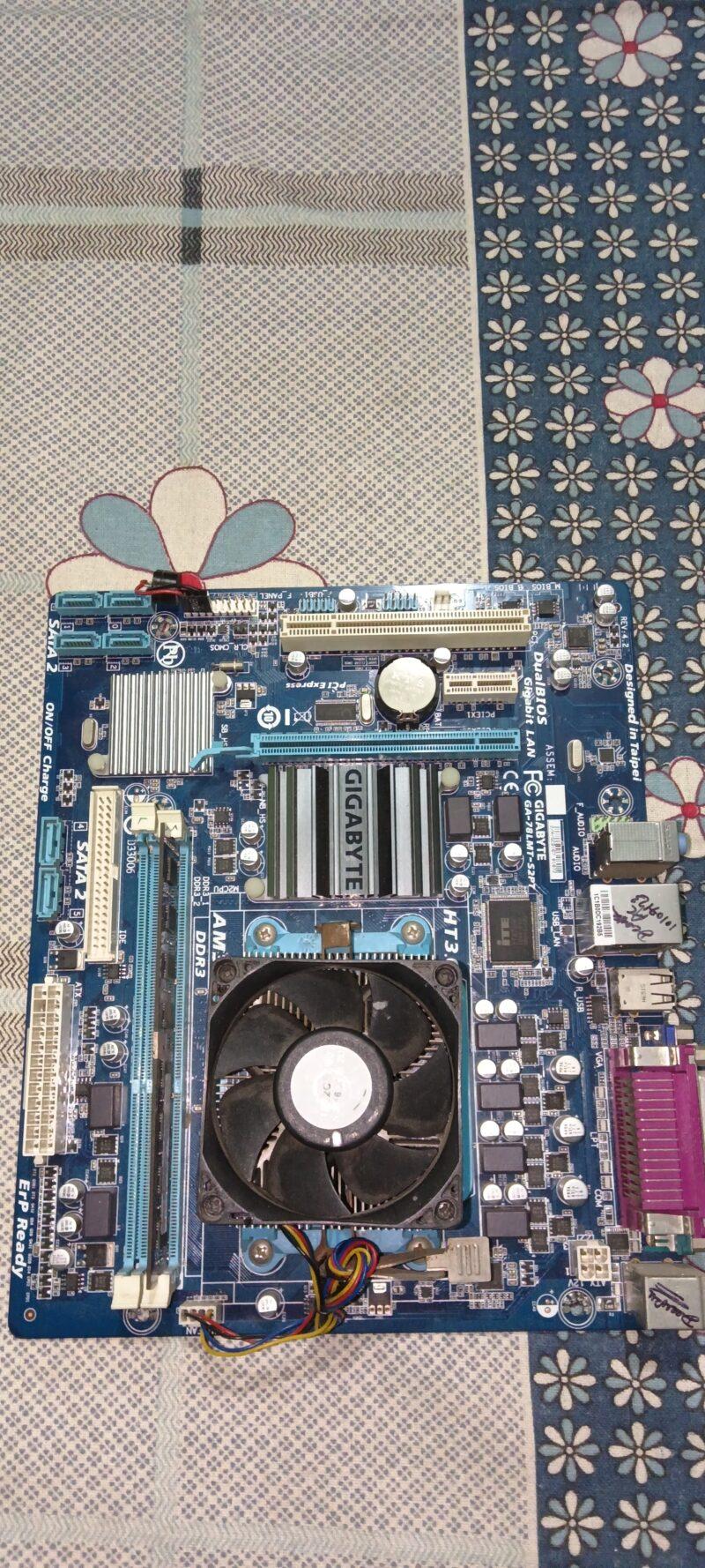 Full PC with monitor and accessories. - Image 2