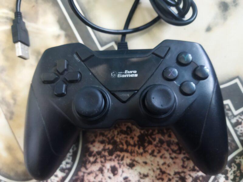 Two Controller RPM Euro Games PC Controller Gamepad - Image 3