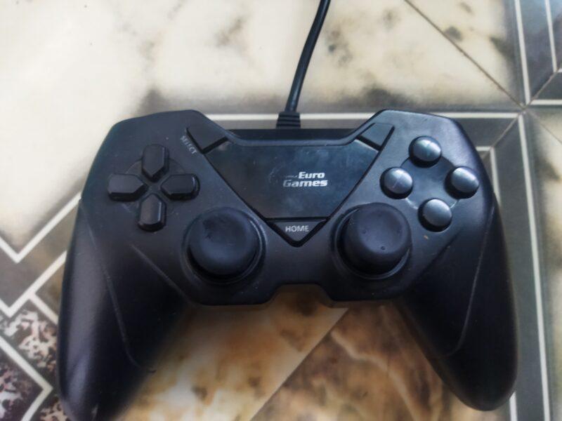 Two Controller RPM Euro Games PC Controller Gamepad - Image 4