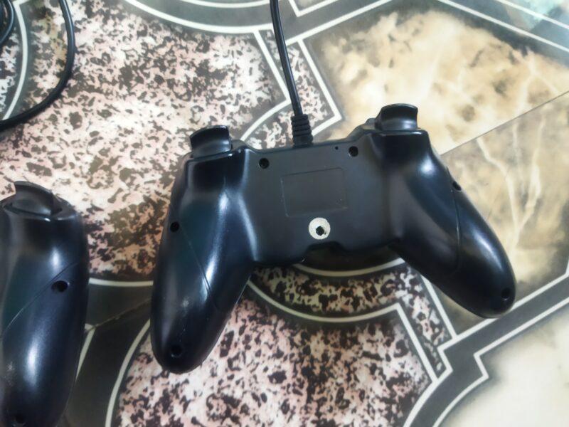 Two Controller RPM Euro Games PC Controller Gamepad - Image 6