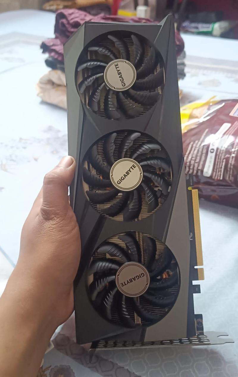 Gigabyte gaming oc RTX 3060 12gb